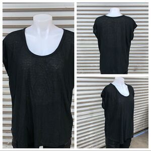 Universal Threads size large black T-shirt